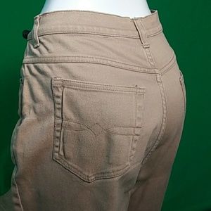 Plus size. Stretchy pants. Size 16